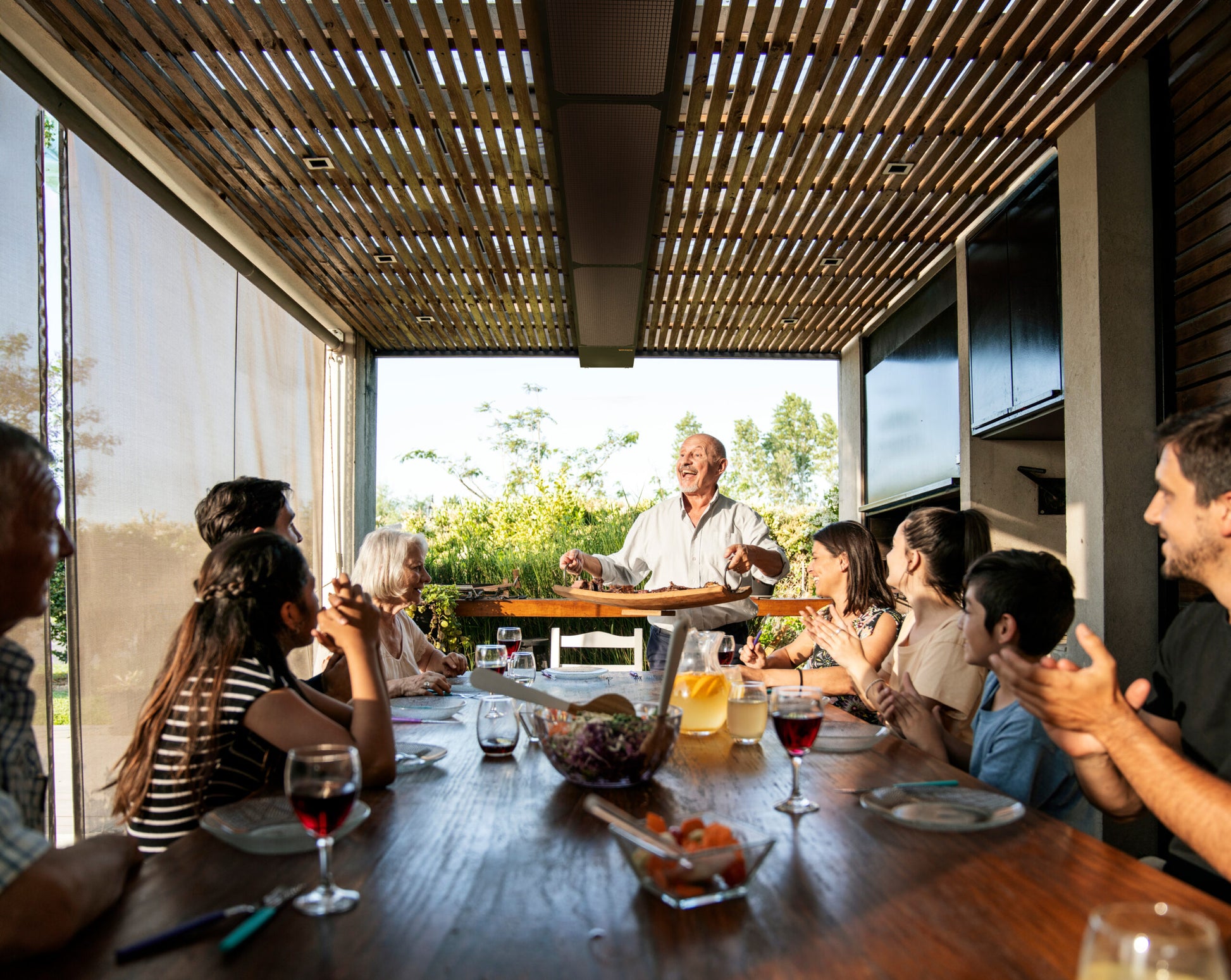 phantomSchwank Two Stage Tube Heater: Black Aluminum, 80/60 MBH NG; 10 ft; 120 Volt