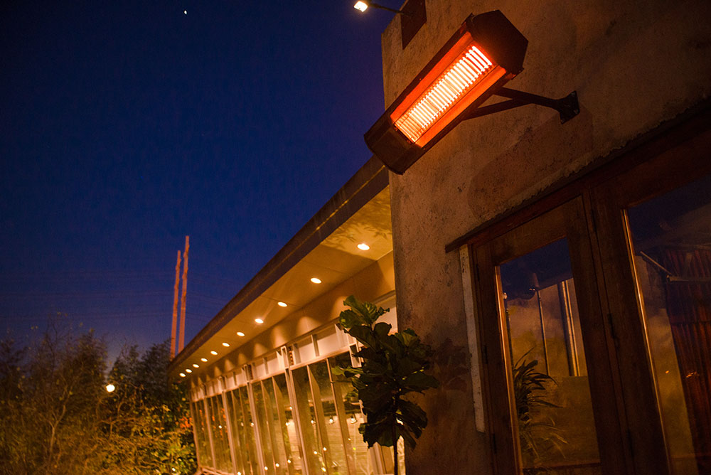 supremeSchwank 2352  Marine Grade S/S with Black Finish | 50/35,000 Btuh NG